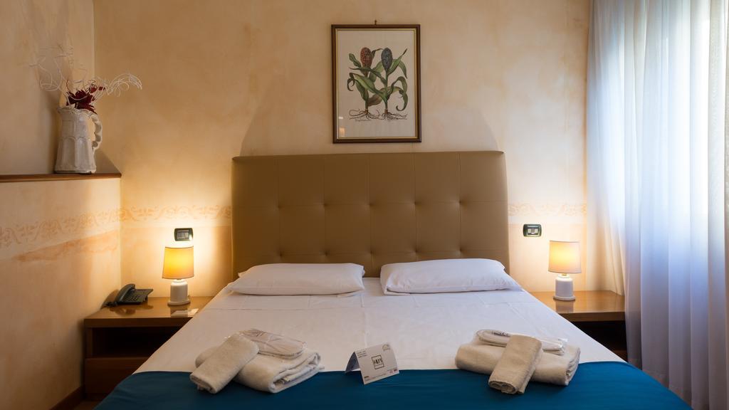 Hotel Lombardia Milano Esterno foto